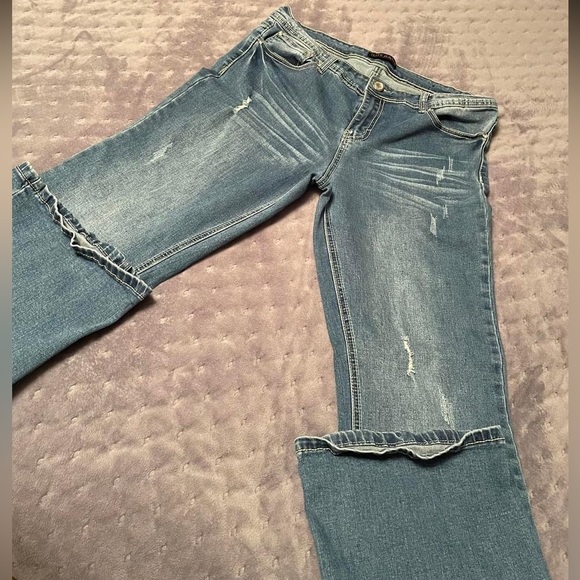 Size 11 boot cut jeans - Picture 2 of 4
